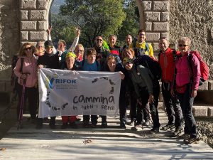 Gruppo di Camminatori con disabilità visive e non